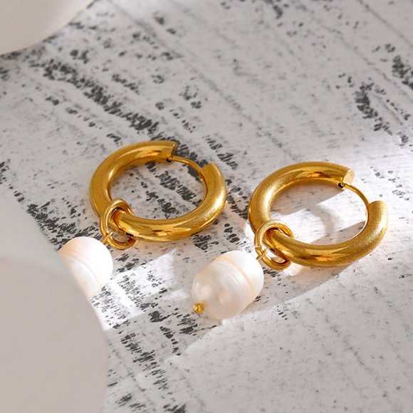 ^NEW 18K Gold Plated Fresh Pearl Drop Round Hoop Earrings - Picture 6 of 9